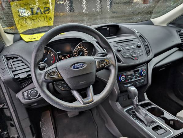 2017 Ford, dovoz Kanada — foto 6 z 6
