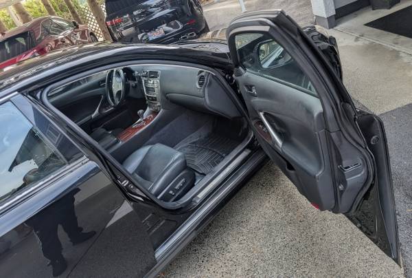 2008 Lexus, dovoz Kanada — foto 3 z 6