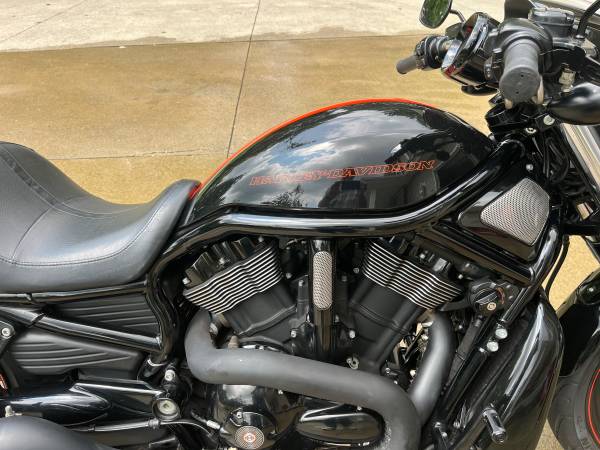 2008 Harley-Davidson, dovoz USA — foto 2 z 12