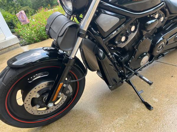 2008 Harley-Davidson, dovoz USA — foto 9 z 12