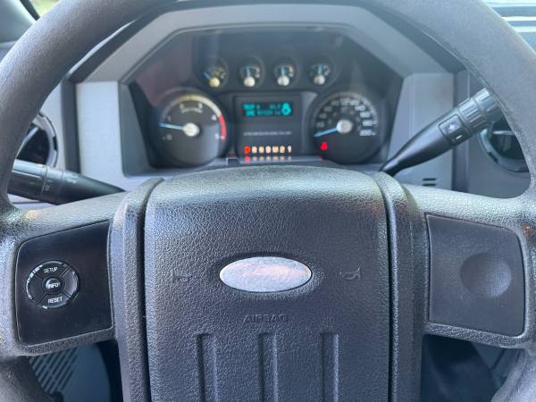 2012 Ford, dovoz Kanada — foto 12 z 12