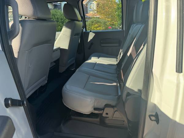 2012 Ford, dovoz Kanada — foto 6 z 12