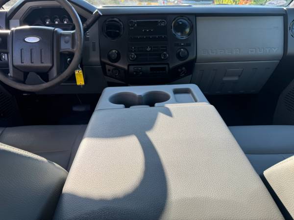 2012 Ford, dovoz Kanada — foto 7 z 12