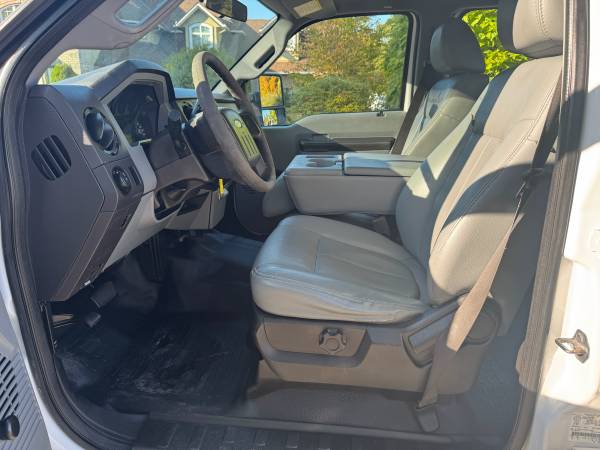 2012 Ford, dovoz Kanada — foto 8 z 12