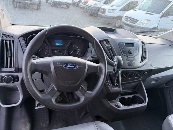 2017 Ford, dovoz Kanada — foto 11 z 12