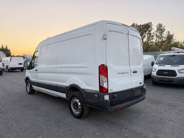 2017 Ford, dovoz Kanada — foto 3 z 12