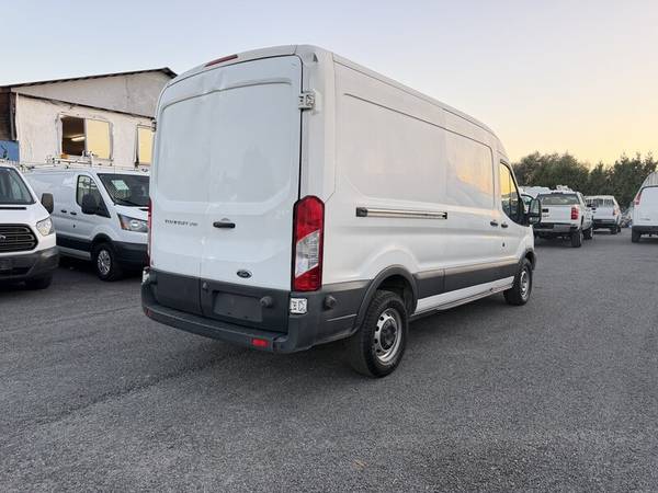 2017 Ford, dovoz Kanada — foto 5 z 12