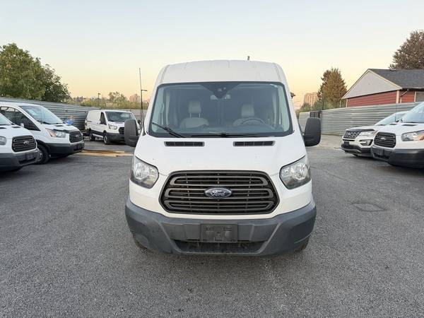 2017 Ford, dovoz Kanada — foto 8 z 12