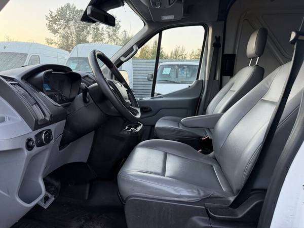 2017 Ford, dovoz Kanada — foto 9 z 12