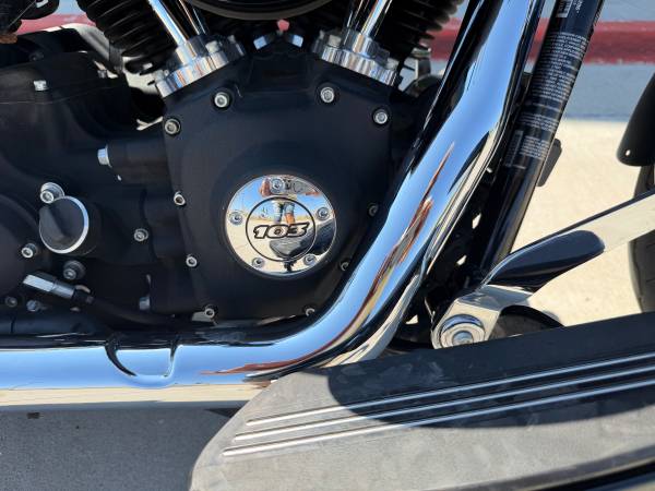 2013 Harley-Davidson, dovoz USA — foto 6 z 12