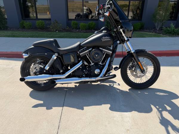 2013 Harley-Davidson, dovoz USA — foto 9 z 12