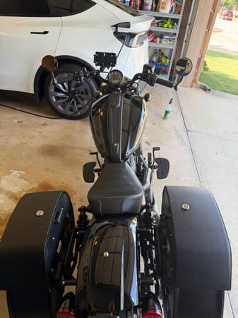 2025 Indian, dovoz USA — foto 2 z 9