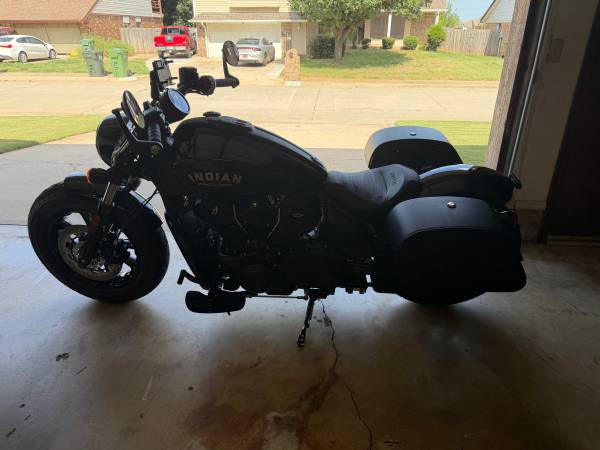 2025 Indian, dovoz USA — foto 3 z 9
