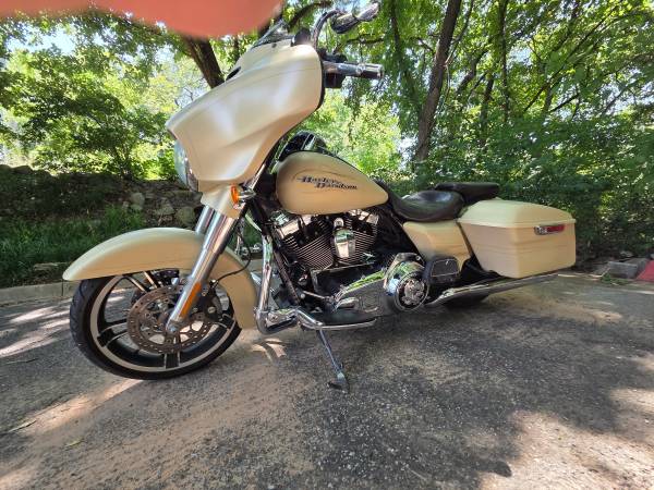 2014 Harley-Davidson, dovoz USA — foto 10 z 10