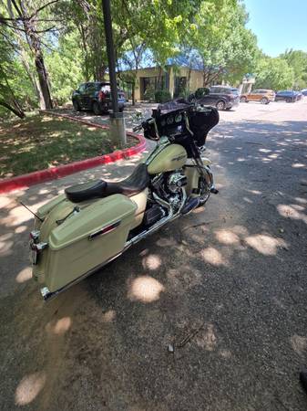 2014 Harley-Davidson, dovoz USA — foto 2 z 10