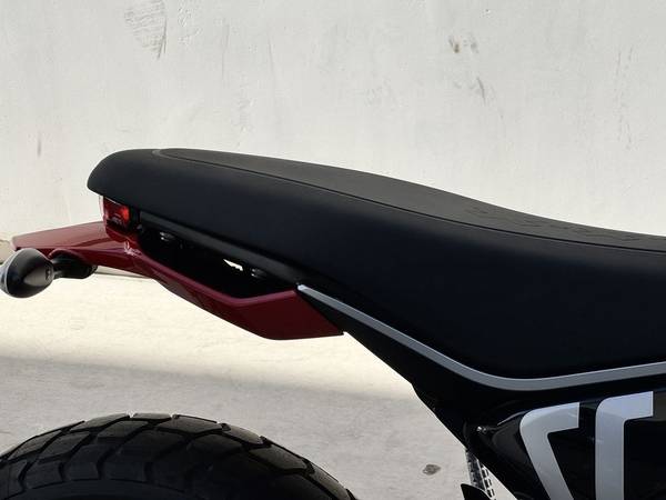 2025 Ducati, červená, dovoz USA — foto 12 z 12