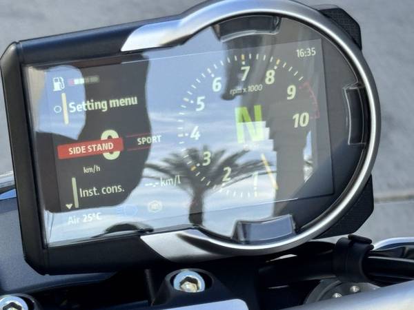2025 Ducati, červená, dovoz USA — foto 5 z 12