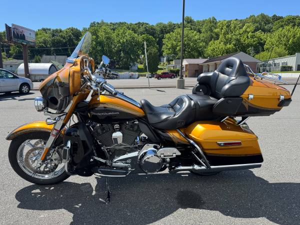 2015 Harley-Davidson, dovoz USA — foto 2 z 12