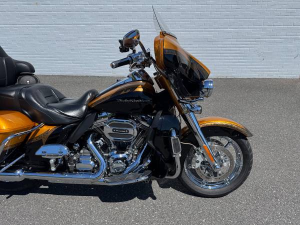2015 Harley-Davidson, dovoz USA — foto 8 z 12