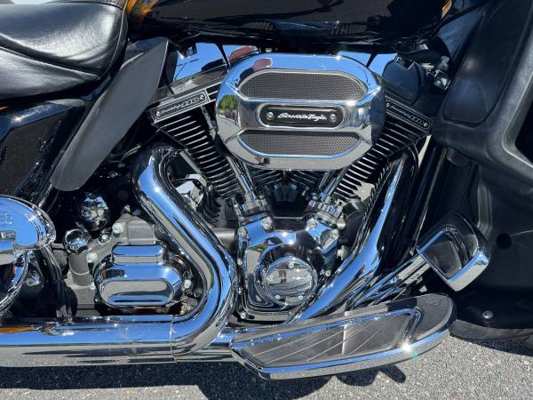2015 Harley-Davidson, dovoz USA — foto 9 z 12