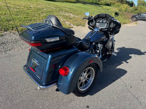 2016 Harley-Davidson, dovoz USA — foto 10 z 12