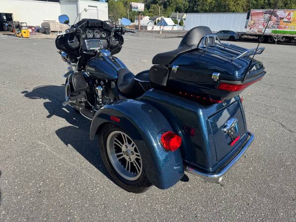 2016 Harley-Davidson, dovoz USA — foto 11 z 12