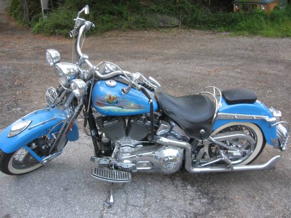 2001 Harley-Davidson, dovoz USA — foto 2 z 3