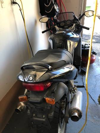 1998 Ducati, dovoz USA — foto 5 z 6