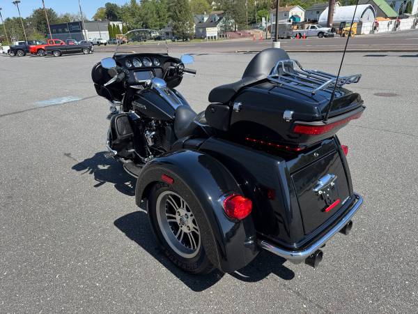 2017 Harley-Davidson, dovoz USA — foto 11 z 12