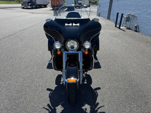 2017 Harley-Davidson, dovoz USA — foto 3 z 12