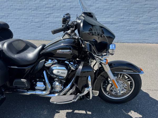 2017 Harley-Davidson, dovoz USA — foto 8 z 12