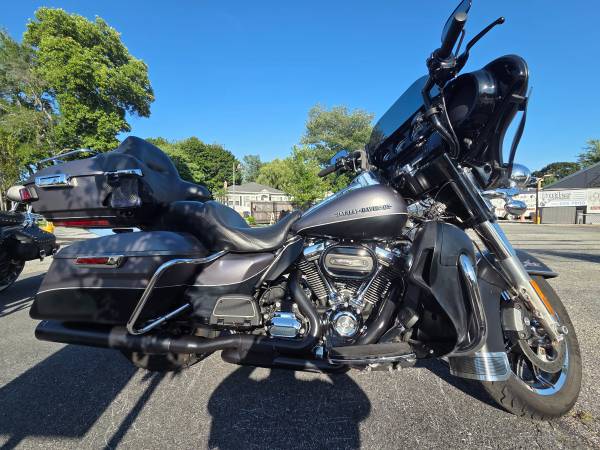 2004 Harley-Davidson, dovoz USA — foto 3 z 5