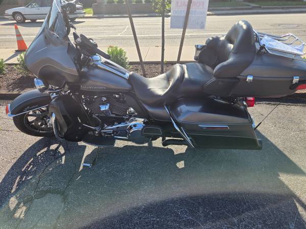 2017 Harley-Davidson, dovoz USA — foto 4 z 11