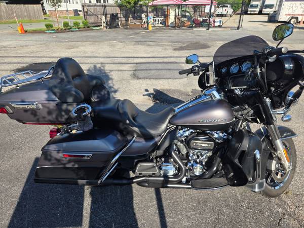 2017 Harley-Davidson, dovoz USA — foto 7 z 11
