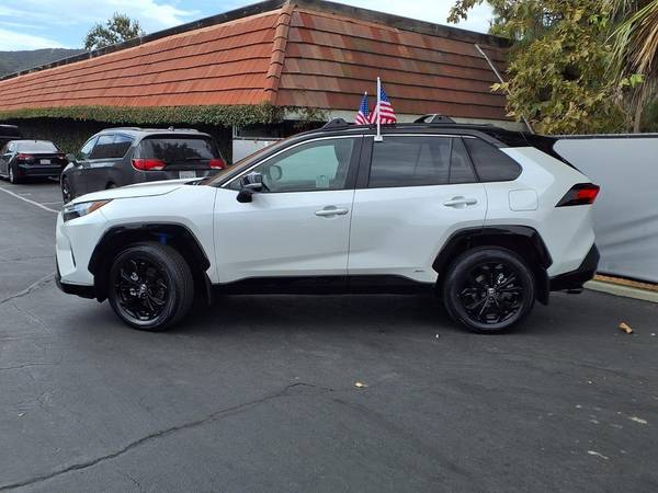 2025 Toyota, béžová, dovoz USA — foto 4 z 12