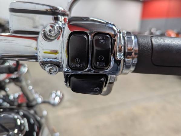 2003 Harley-Davidson, dovoz USA — foto 11 z 11