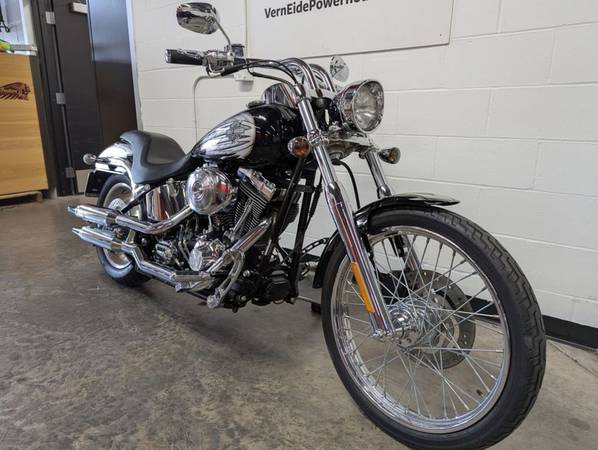 2003 Harley-Davidson, dovoz USA — foto 2 z 11