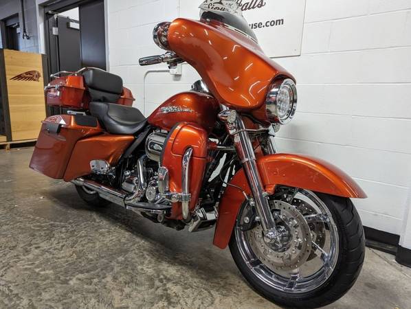 2011 Harley-Davidson, dovoz USA — foto 2 z 12