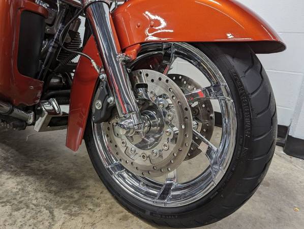 2011 Harley-Davidson, dovoz USA — foto 4 z 12