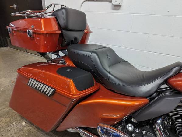 2011 Harley-Davidson, dovoz USA — foto 9 z 12