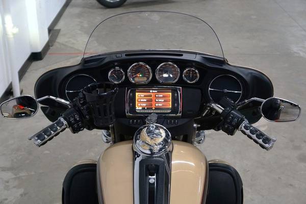 2014 Harley-Davidson, dovoz USA — foto 8 z 12