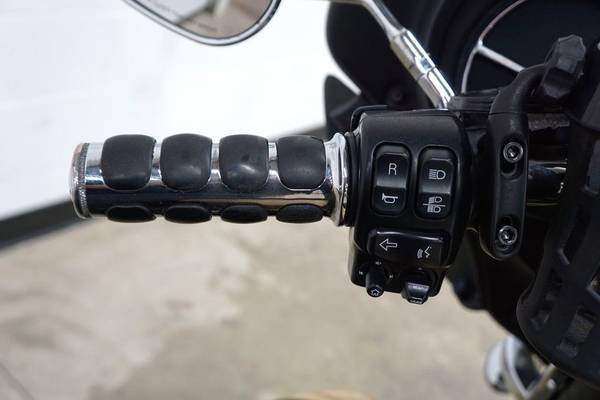 2014 Harley-Davidson, dovoz USA — foto 9 z 12