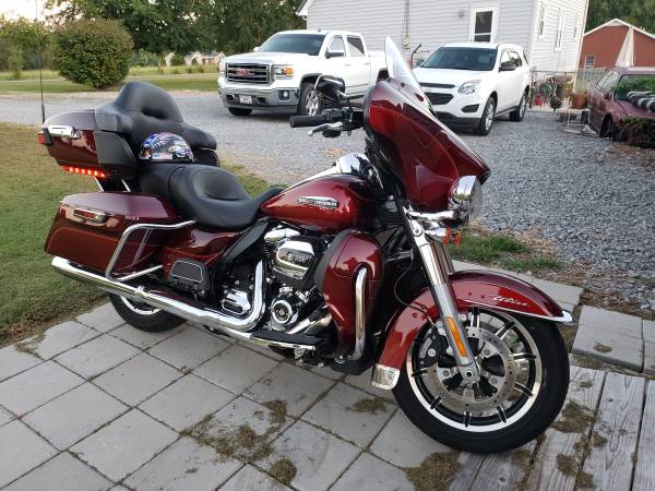 2017 Harley-Davidson, dovoz USA — foto 2 z 12
