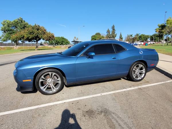 2020 Dodge, dovoz USA — foto 2 z 12