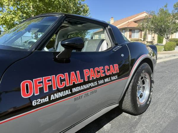 1978 Corvette Pace Car, dovoz USA — foto 2 z 10