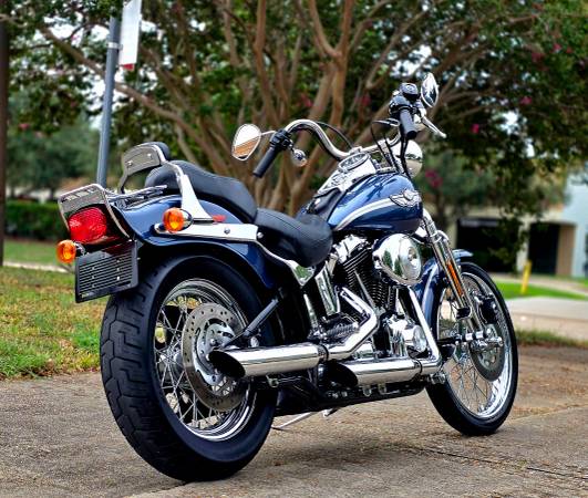 2003 Harley-Davidson, dovoz USA — foto 3 z 12