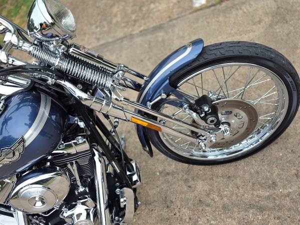 2003 Harley-Davidson, dovoz USA — foto 9 z 12