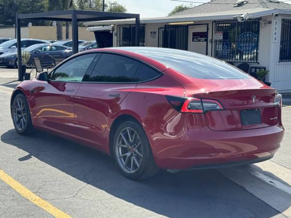 2022 Tesla, dovoz USA — foto 2 z 12