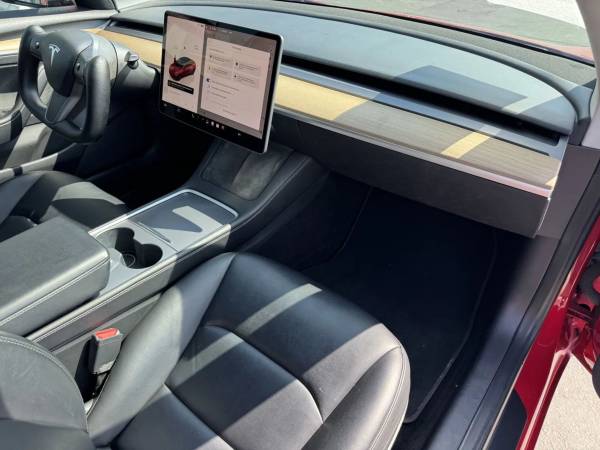 2022 Tesla, dovoz USA — foto 5 z 12