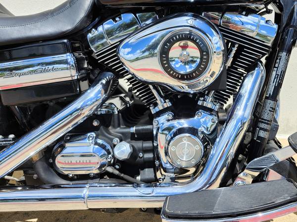 2011 Harley-Davidson, dovoz USA — foto 10 z 12